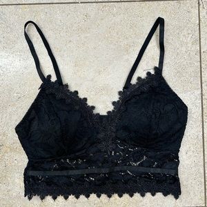 Lace Bralette w/Adjustable Traps